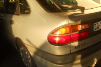 Interrupteur de leve vitre arriere gauche RENAULT LAGUNA 1