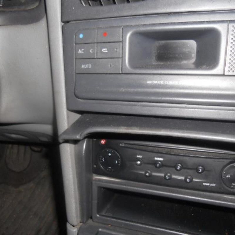 Interrupteur de leve vitre arriere gauche RENAULT LAGUNA 1 Photo n°9