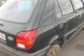 Optique avant principal droit (feux)(phare) FORD FIESTA 3