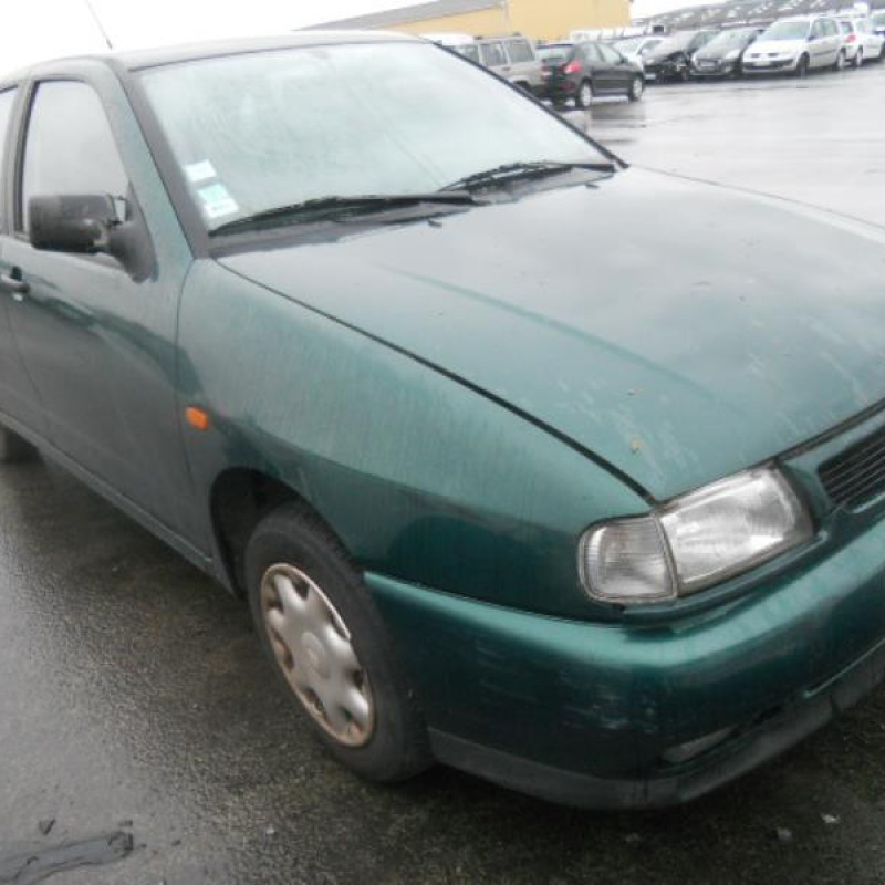 Malle/Hayon arriere SEAT CORDOBA 1 Photo n°4
