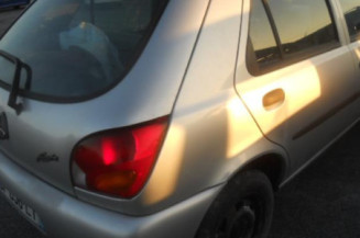 Leve vitre mecanique avant droit FORD FIESTA 4