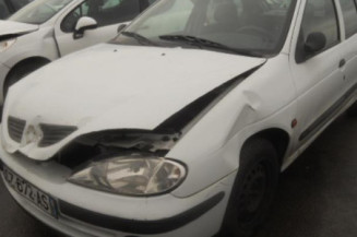 Serrure avant droit RENAULT MEGANE 1