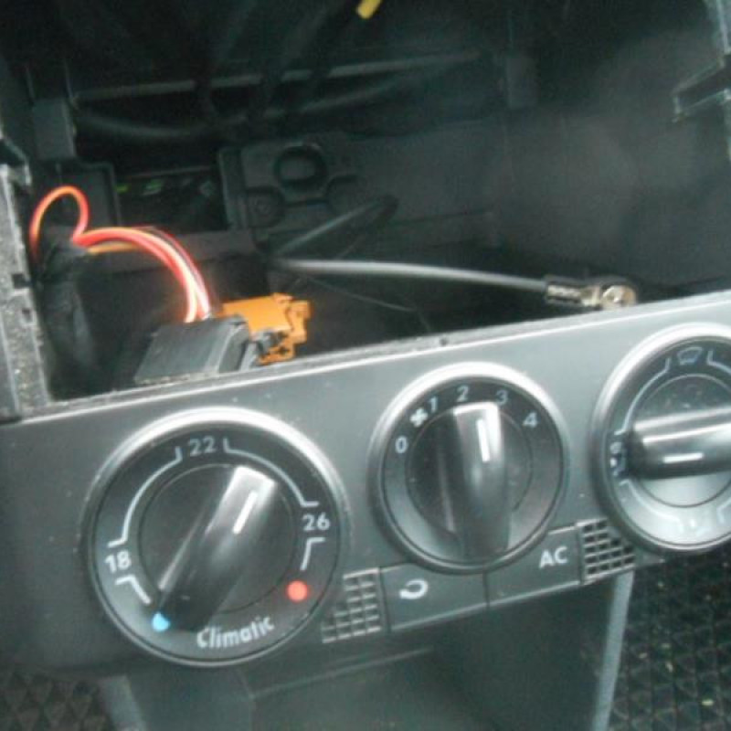 Bras essuie glace avant gauche VOLKSWAGEN POLO 4 Photo n°7