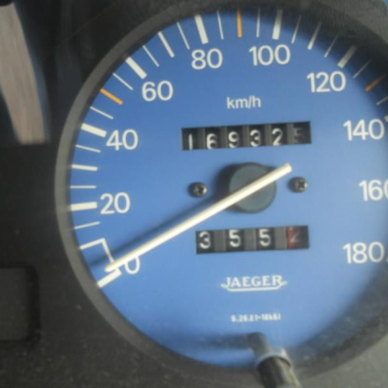 Moteur essuie glace arriere PEUGEOT 106 Photo n°9