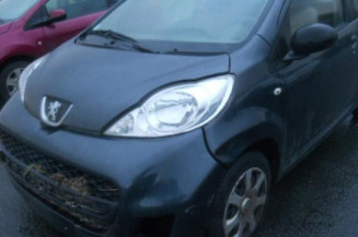 Fermeture de capot PEUGEOT 107