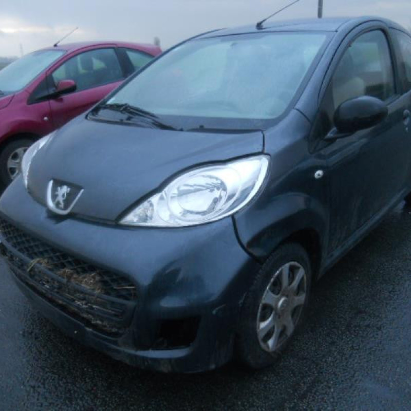 Fermeture de capot PEUGEOT 107 Photo n°4