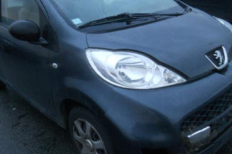 Fermeture de capot PEUGEOT 107