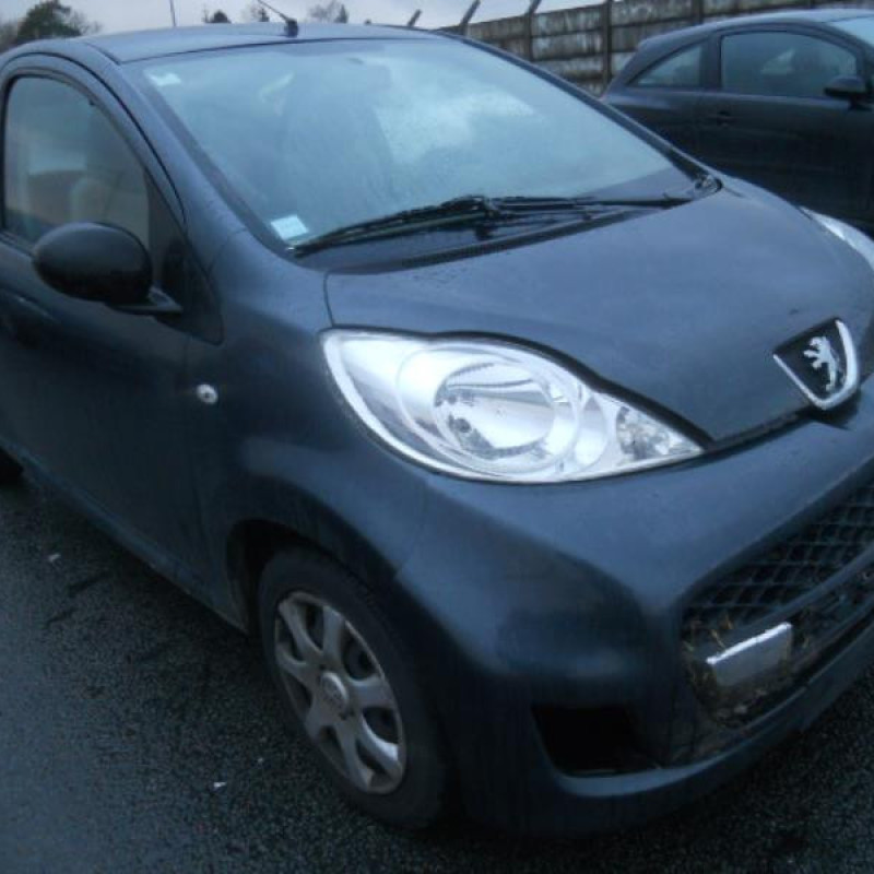 Fermeture de capot PEUGEOT 107 Photo n°5