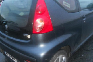 Fermeture de capot PEUGEOT 107