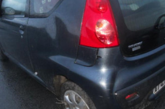 Fermeture de capot PEUGEOT 107