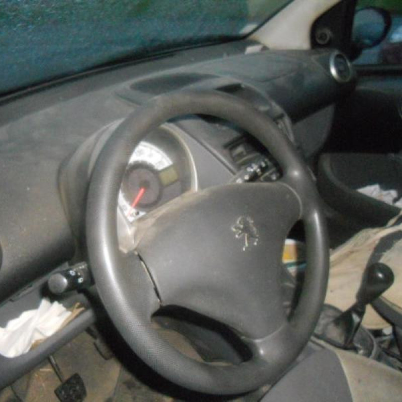 Fermeture de capot PEUGEOT 107 Photo n°8