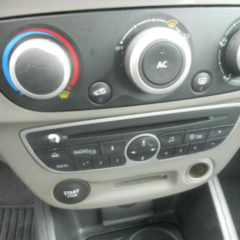Pretensionneur de ceinture avant droit RENAULT MEGANE 3 Photo n°11