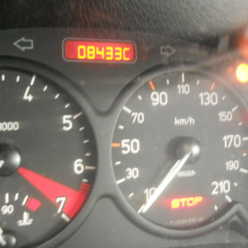 Pretensionneur de ceinture avant droit PEUGEOT 206 Photo n°12
