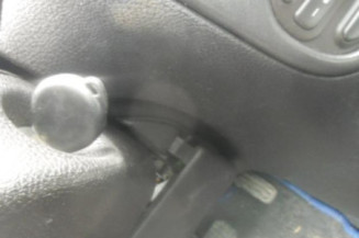 Pretensionneur de ceinture avant droit PEUGEOT 206
