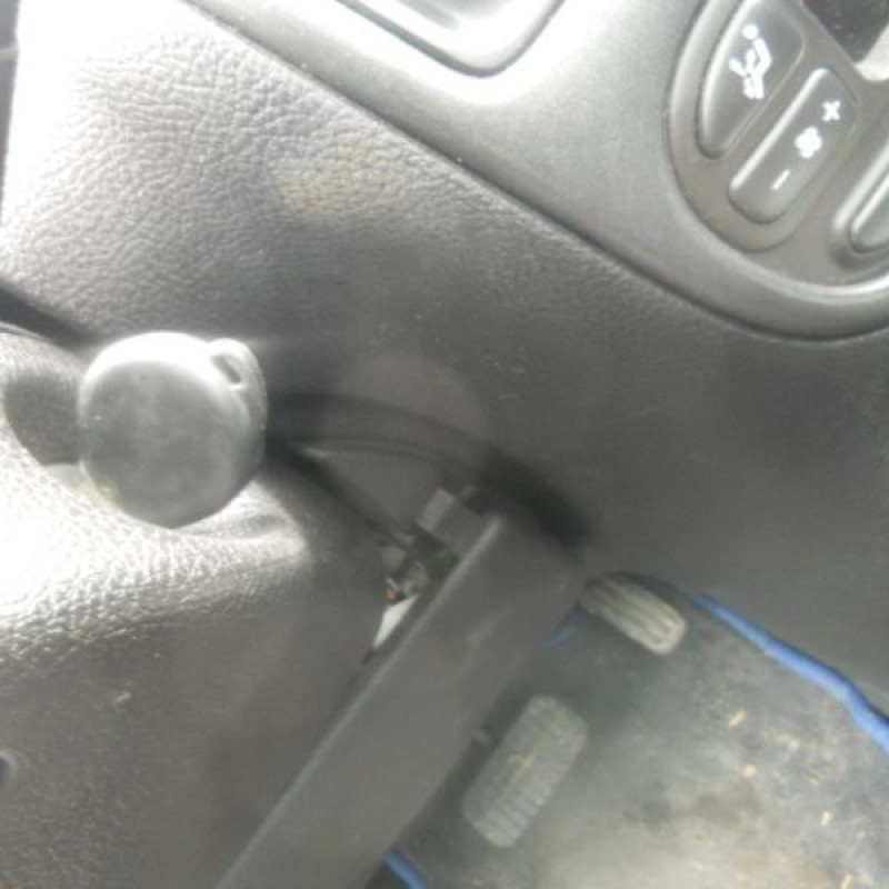 Pretensionneur de ceinture avant droit PEUGEOT 206 Photo n°13
