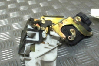 Serrure arriere droit SUZUKI IGNIS 2 Photo n°1