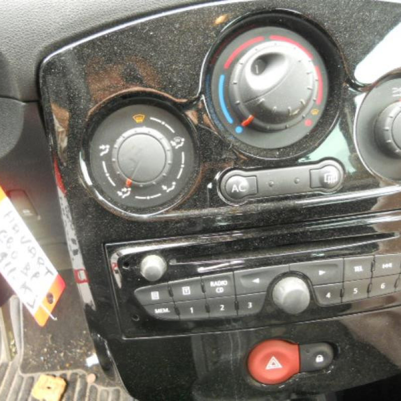 Poignee interieur avant droit RENAULT CLIO 3 Photo n°10