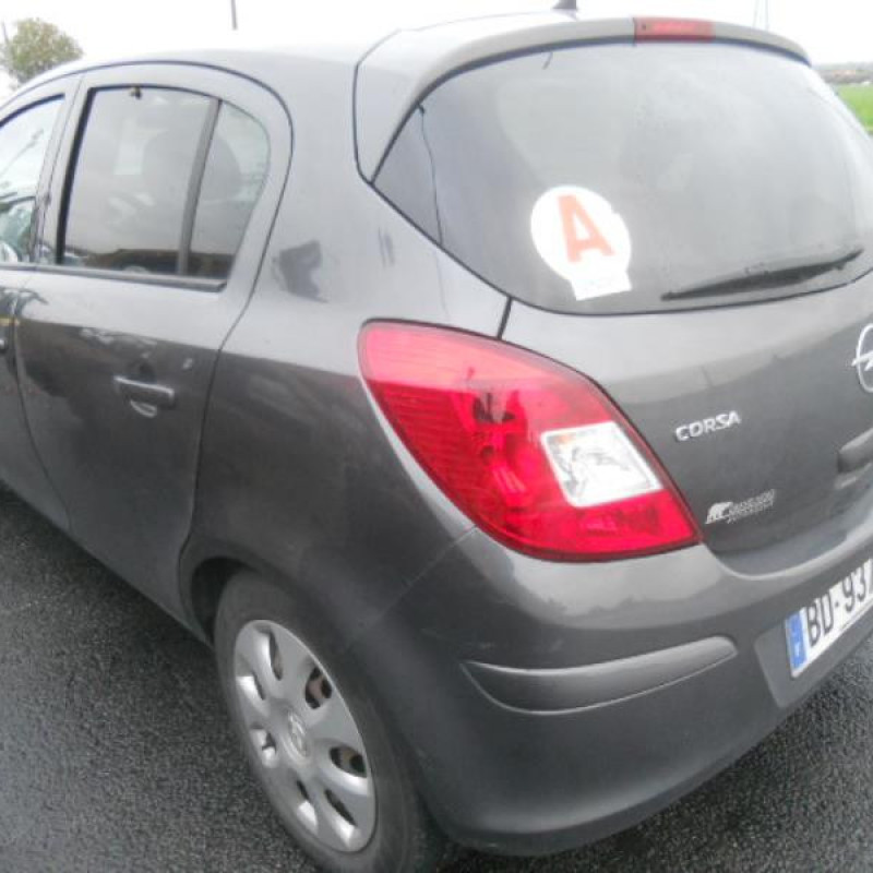 Ceinture arriere gauche OPEL CORSA D Photo n°8