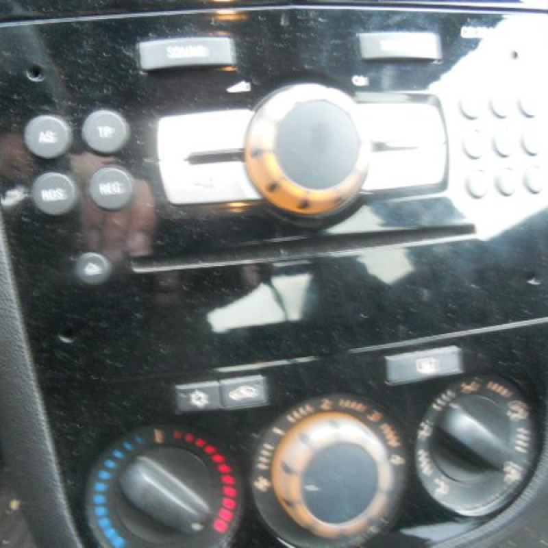 Ceinture arriere gauche OPEL CORSA D Photo n°11
