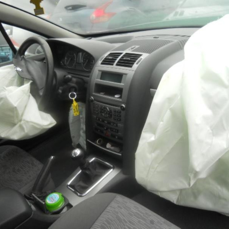 Attache ceinture arriere centrale PEUGEOT 407 Photo n°8