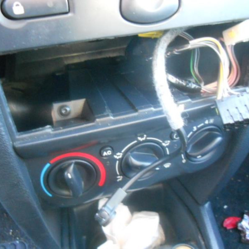 Poignee interieur avant gauche RENAULT CLIO 2 Photo n°9