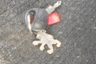 Bras essuie glace arriere PEUGEOT 205