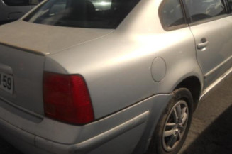 Pretensionneur de ceinture avant droit VOLKSWAGEN PASSAT 4