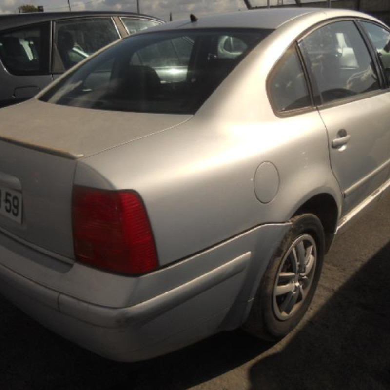 Pretensionneur de ceinture avant droit VOLKSWAGEN PASSAT 4 Photo n°6