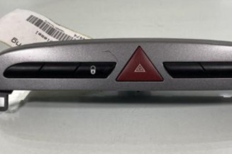 Bouton de warning PEUGEOT 308 1 Photo n°1