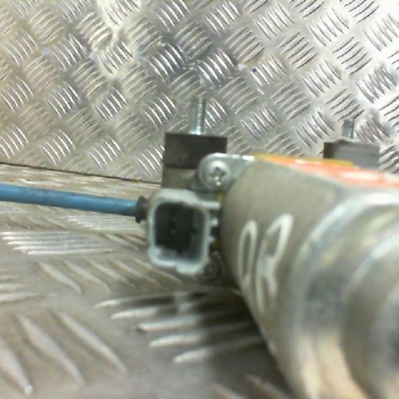 Leve vitre electrique arriere gauche PEUGEOT 406 Photo n°2