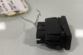 Interrupteur de leve vitre avant gauche PEUGEOT 106