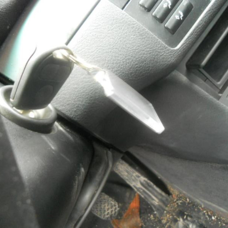 Attache ceinture arriere droit BMW SERIE 3 E46 Photo n°12
