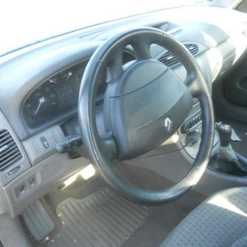 Pretensionneur de ceinture avant droit RENAULT LAGUNA 2 Photo n°8