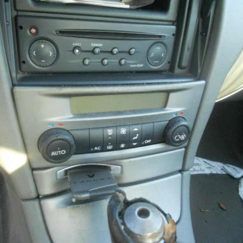 Pretensionneur de ceinture avant droit RENAULT LAGUNA 2 Photo n°9