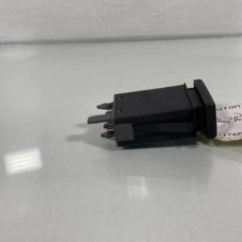 Bouton de warning FORD GALAXY 1 Photo n°2