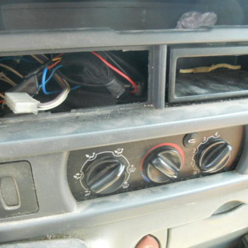 Poignee interieur porte de coffre droite RENAULT MASTER 2 Photo n°11