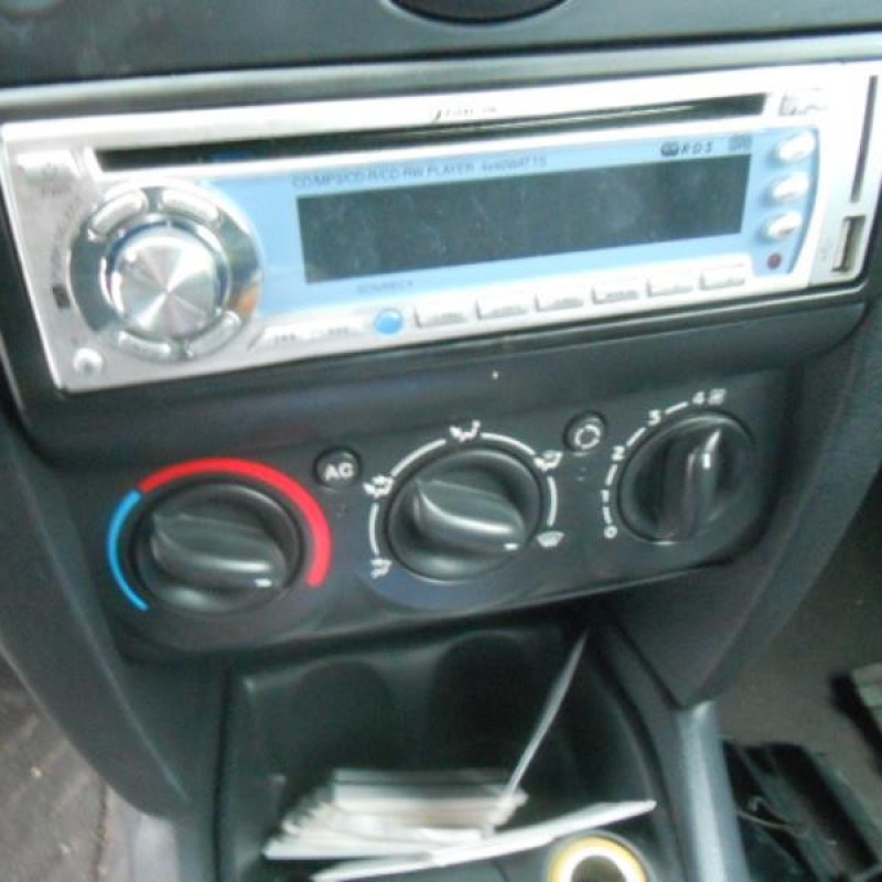 Poignee interieur arriere gauche RENAULT CLIO 2 CAMPUS Photo n°9
