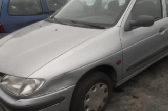 Optique avant secondaire gauche (feux)(clignotant) RENAULT MEGANE 1
