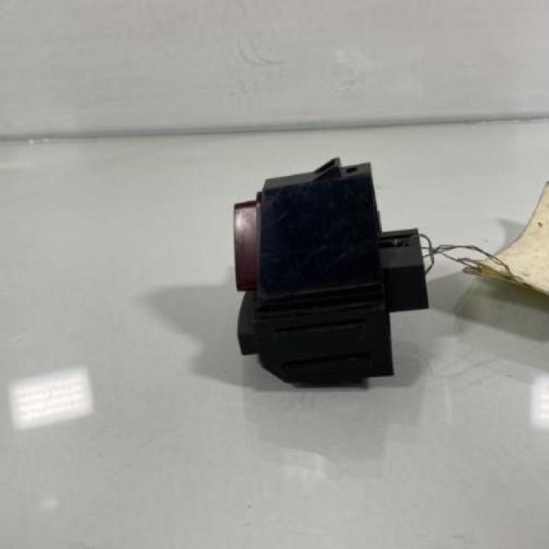 Bouton de warning OPEL CORSA D Photo n°2
