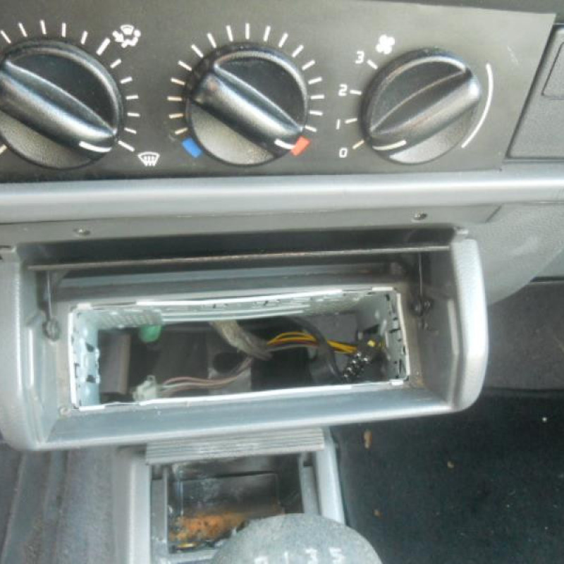 Boite a gants RENAULT CLIO 1 Photo n°8