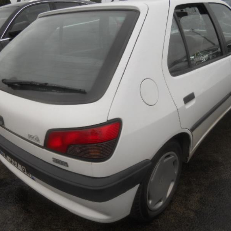 Poignee interieur avant droit PEUGEOT 306 Photo n°6