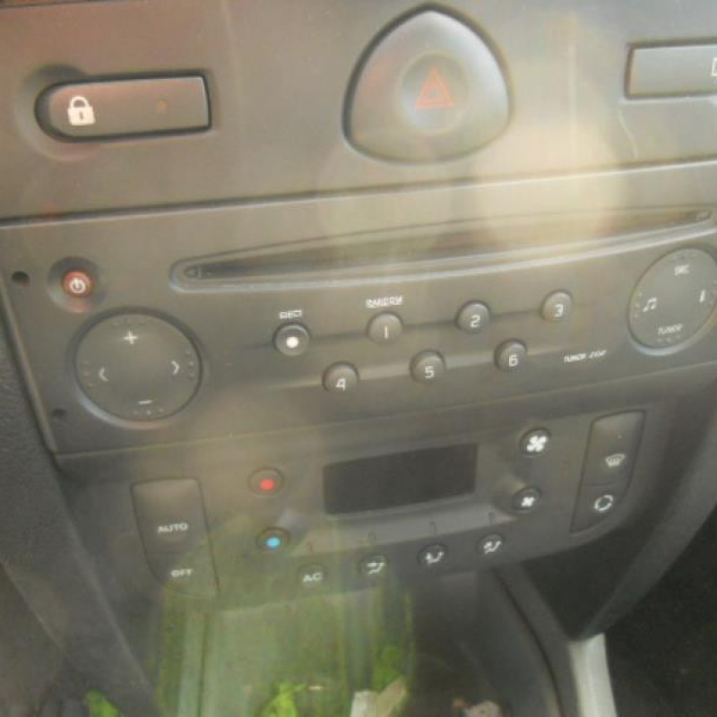 Poignee interieur avant gauche RENAULT CLIO 2 Photo n°9
