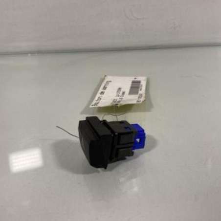 Bouton de warning PEUGEOT 2008 1