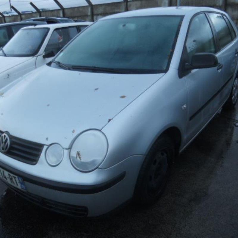 Malle/Hayon arriere VOLKSWAGEN POLO 4 Photo n°2