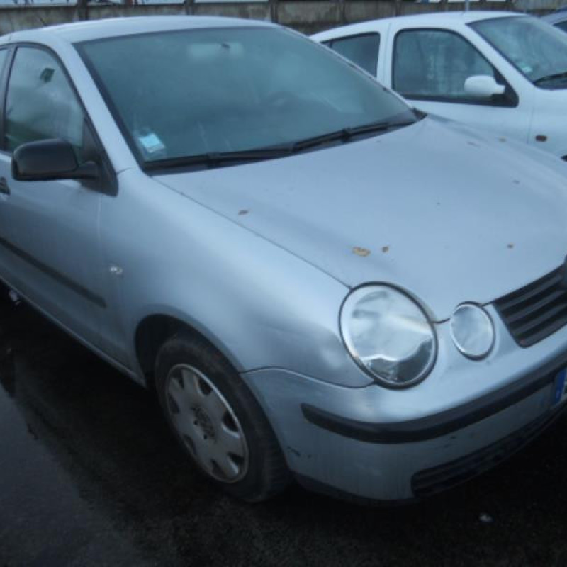 Malle/Hayon arriere VOLKSWAGEN POLO 4 Photo n°3