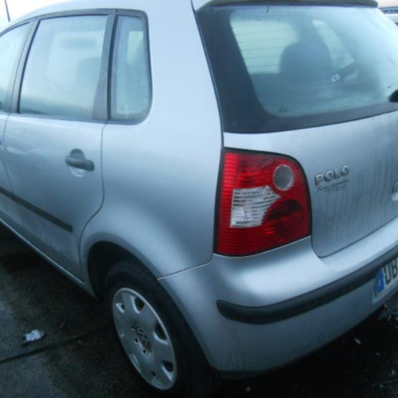 Malle/Hayon arriere VOLKSWAGEN POLO 4 Photo n°5