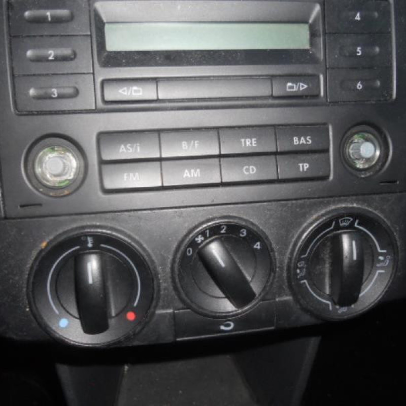 Malle/Hayon arriere VOLKSWAGEN POLO 4 Photo n°7