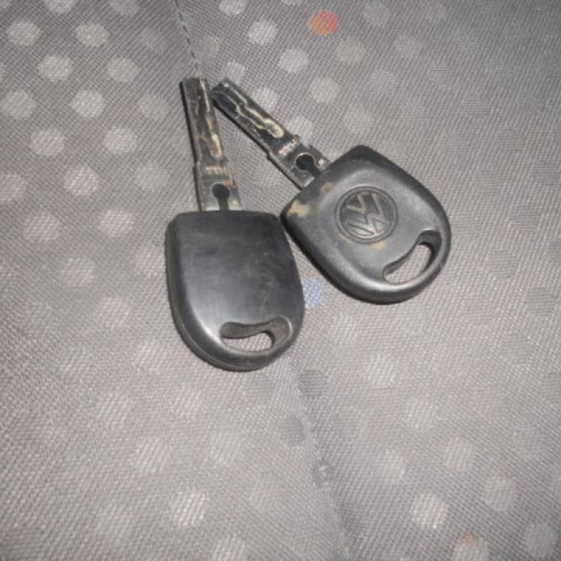 Malle/Hayon arriere VOLKSWAGEN POLO 4 Photo n°9