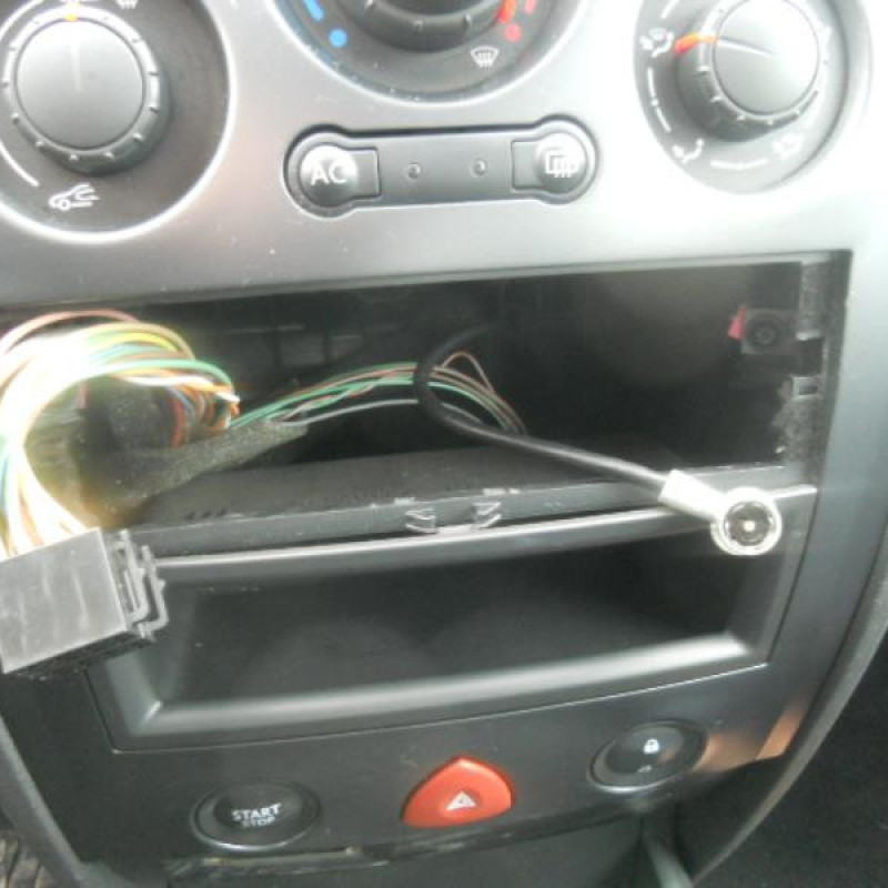 Bouton de warning RENAULT MEGANE 2 Photo n°9