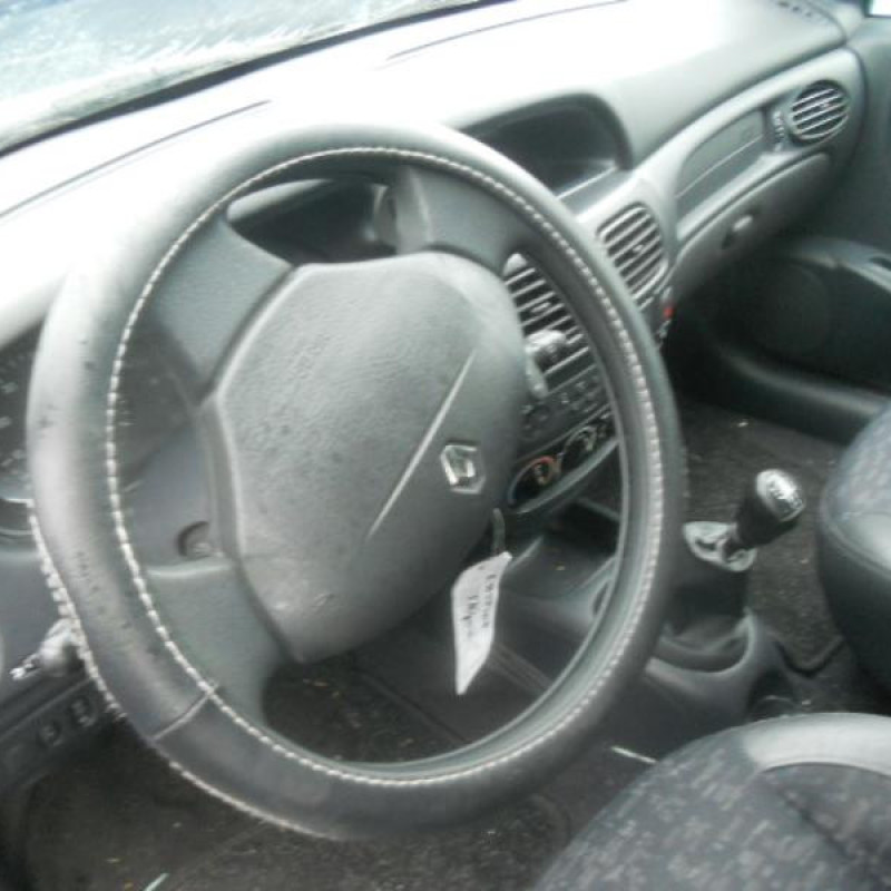 Retroviseur droit RENAULT MEGANE 1 Photo n°8